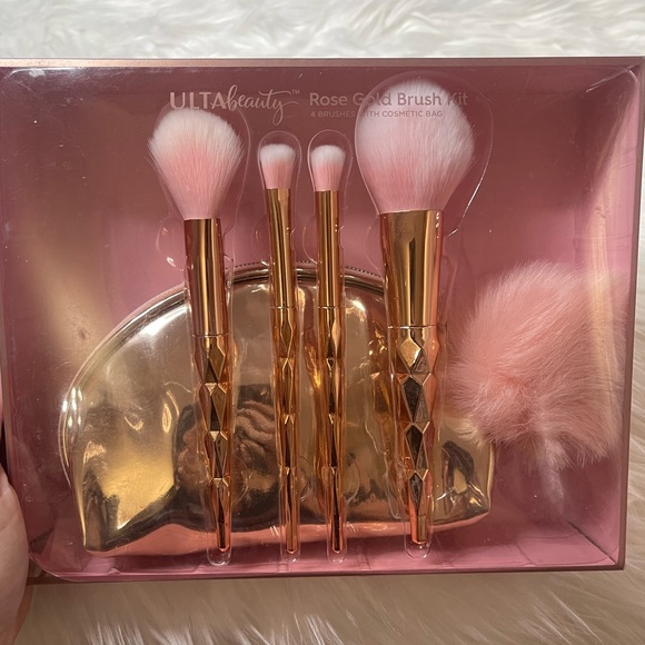 Ulta Beauty Other - Pink Ulta brush set‎ with cosmetic bag